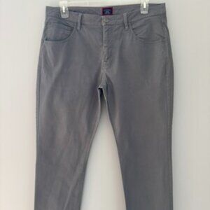 UNTUCKit Size 36 X 30 (straight fit)